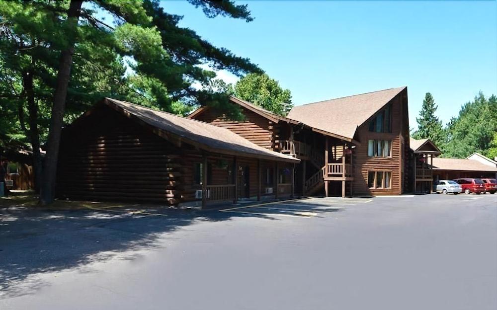 Centerstone Resort Lake-Aire Tomahawk Exterior photo